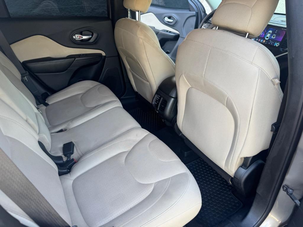 2016 Jeep Cherokee Latitude - Photo 11