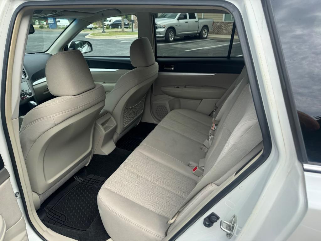 2013 Subaru Outback Premium - Photo 11