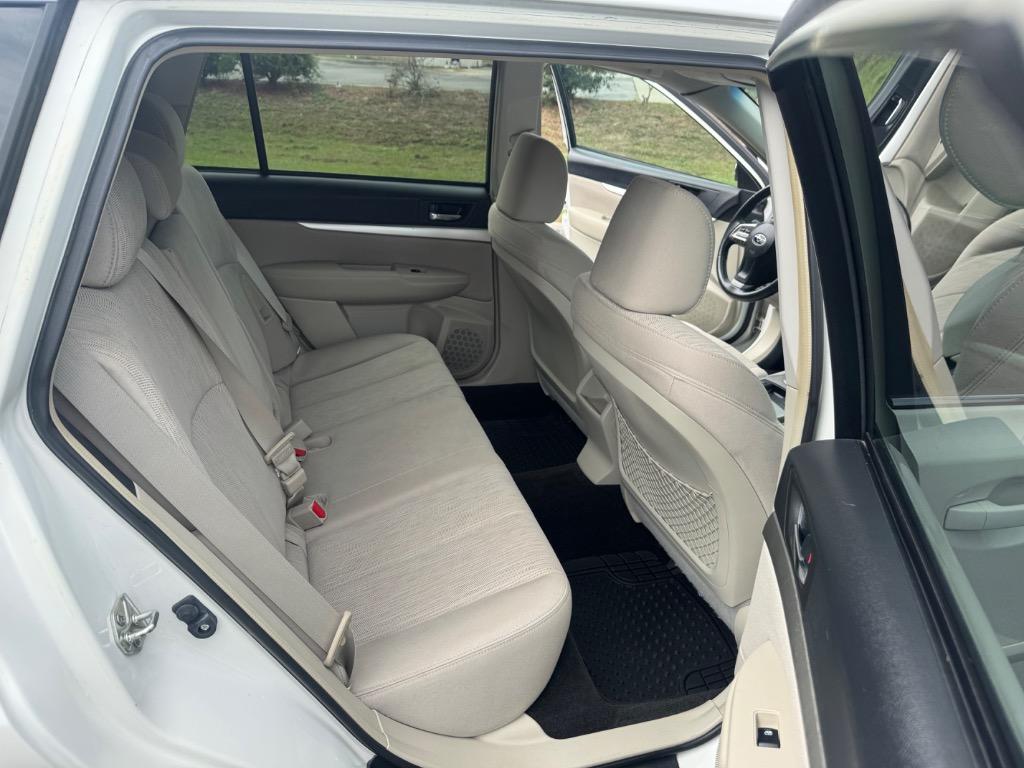 2013 Subaru Outback Premium - Photo 12